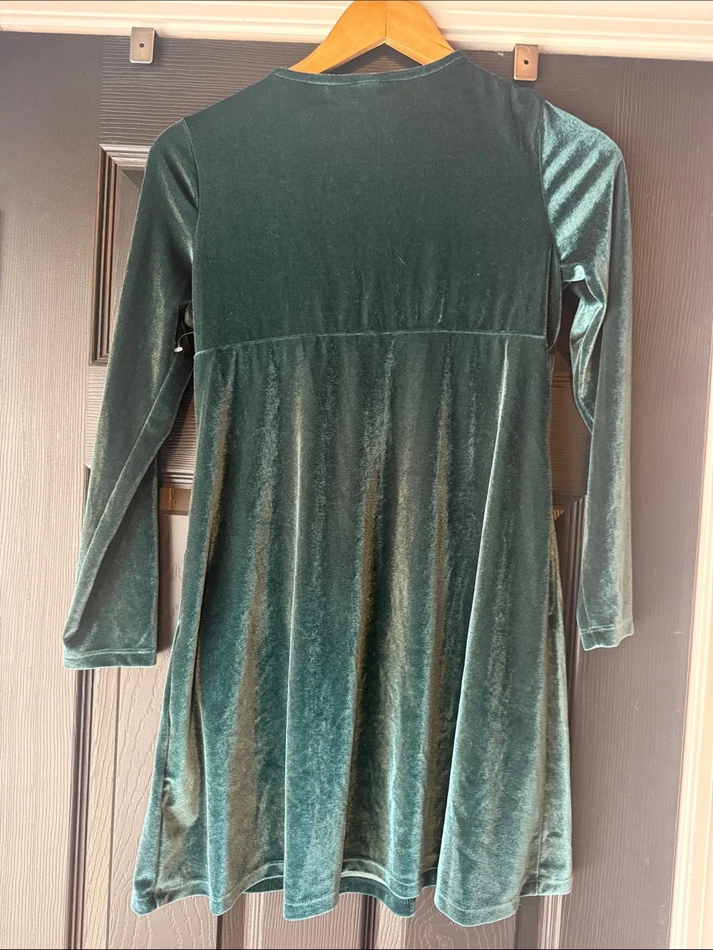 Old Navy Emerald Green Velvet Long-Sleeve Dress- girls 14/16 new without tags!